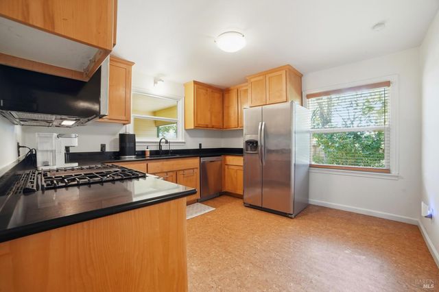 644 Piezzi Rd, Santa Rosa, CA 95401