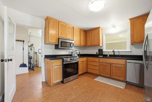 644 Piezzi Rd, Santa Rosa, CA 95401