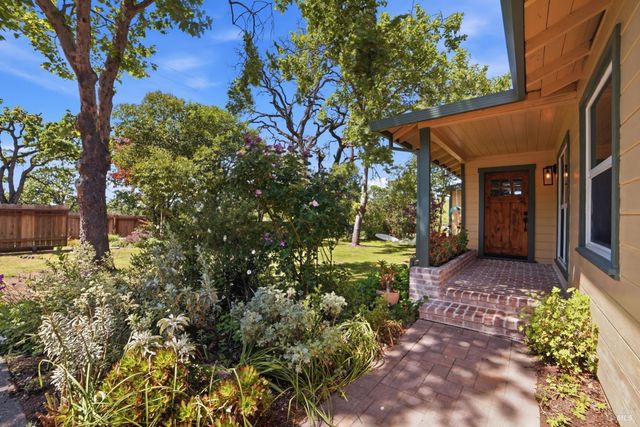 644 Piezzi Rd, Santa Rosa, CA 95401