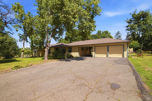 644 Piezzi Rd, Santa Rosa, CA 95401