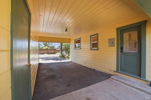 644 Piezzi Rd, Santa Rosa, CA 95401