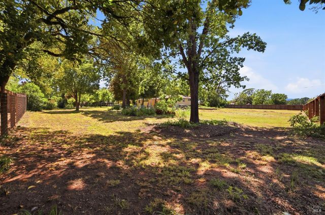 644 Piezzi Rd, Santa Rosa, CA 95401