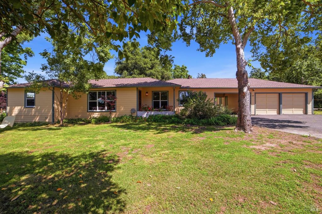 644 Piezzi Rd, Santa Rosa, CA 95401