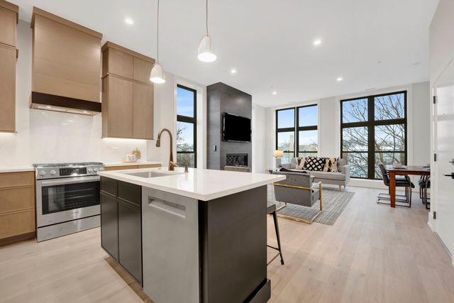 4353 N Richmond Avenue 2S, Chicago, IL 60618