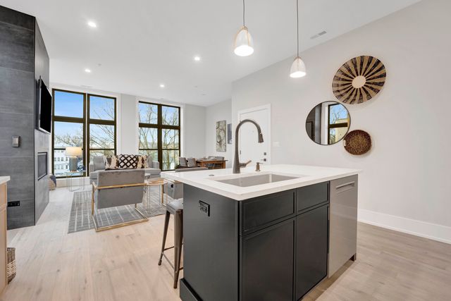 4353 N Richmond Avenue 2S, Chicago, IL 60618