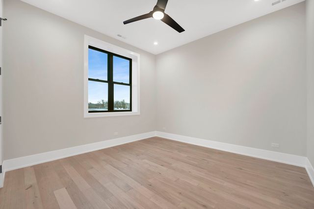 4353 N Richmond Avenue 2S, Chicago, IL 60618