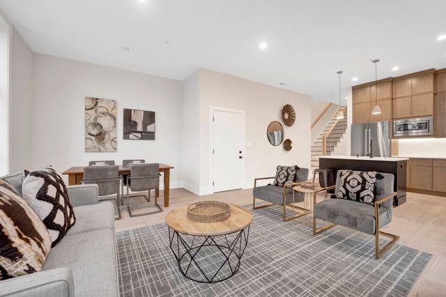 4353 N Richmond Avenue 2S, Chicago, IL 60618