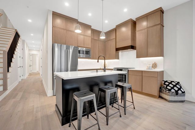 4353 N Richmond Avenue 2S, Chicago, IL 60618