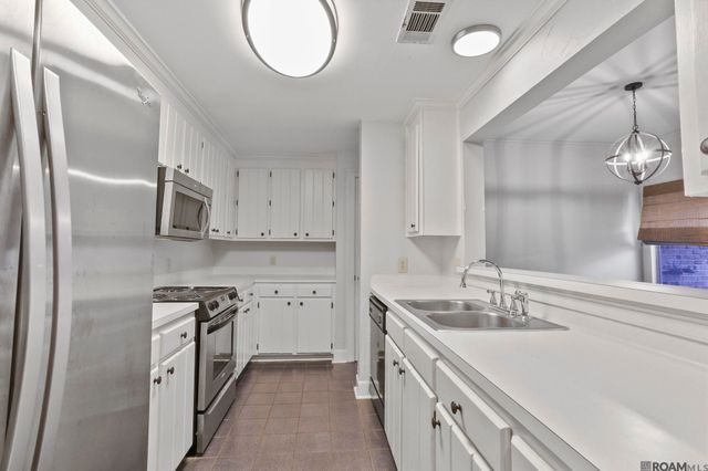 1546 Lobdell, Baton Rouge, LA 70806