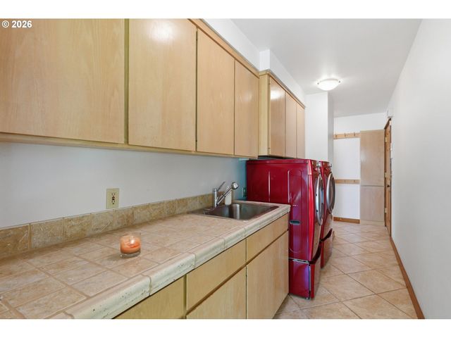 87151 KELLMORE St, Eugene, OR 97402