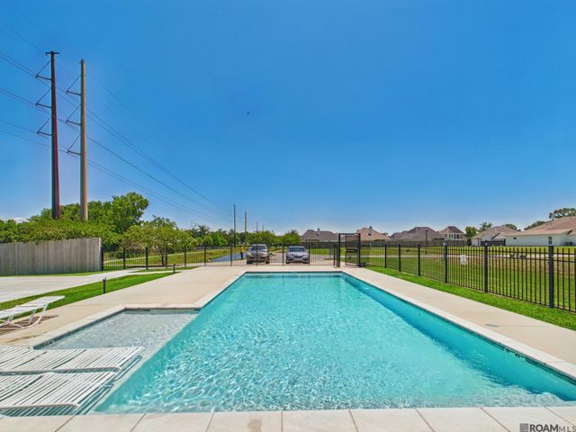 18541 Oakland Crossing Blvd, Prairieville, LA 70769