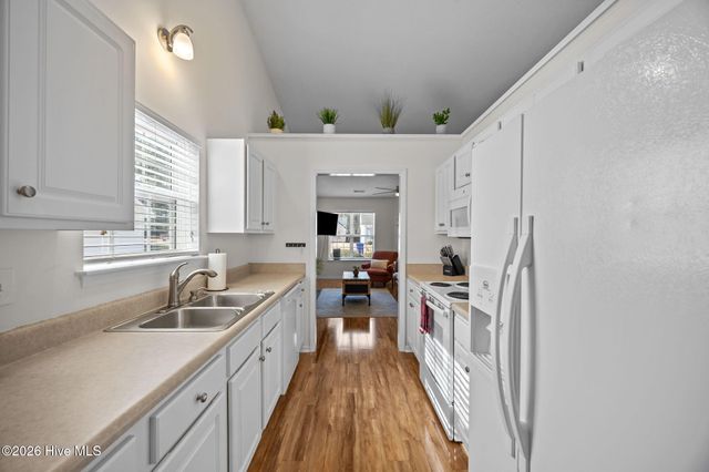 2924 Flintridge Drive, Greenville, NC 27834