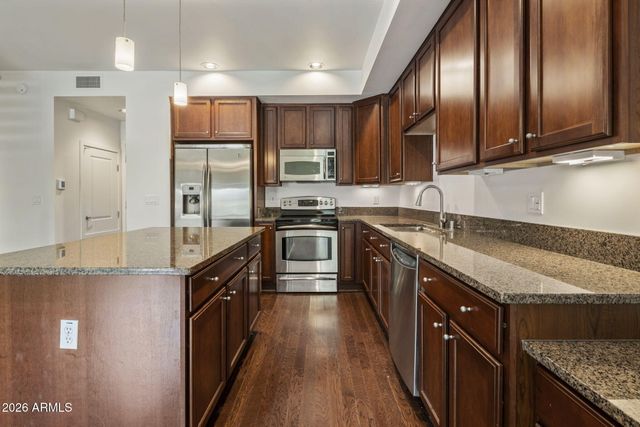 525 W LAKESIDE Drive 141, Tempe, AZ 85281