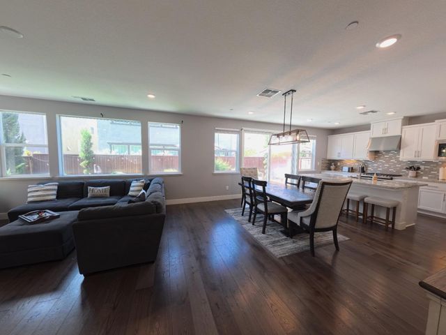 1601 Castlewood Place, Gilroy, CA 95020