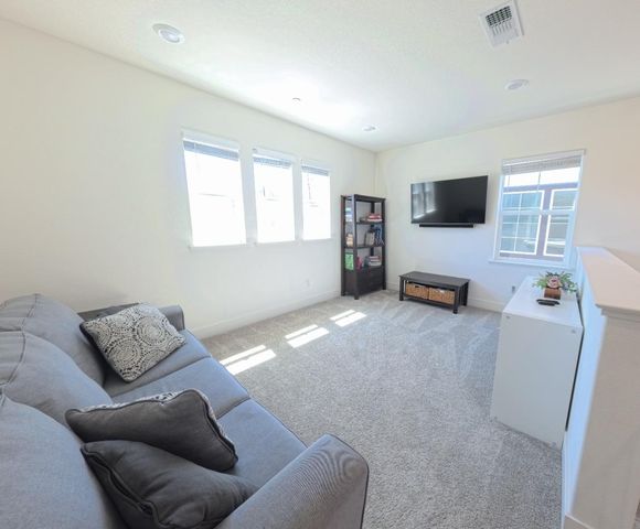 1601 Castlewood Place, Gilroy, CA 95020