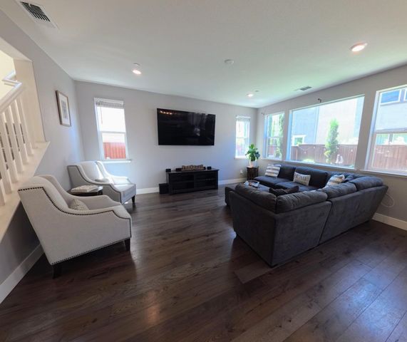 1601 Castlewood Place, Gilroy, CA 95020