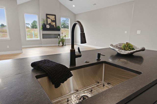 5725 KESTREL LP, Columbia, MO 65202