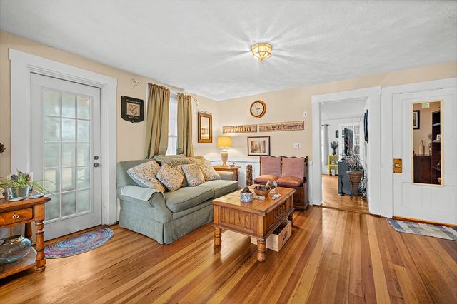 17 Wright Street, Woburn, MA 01801