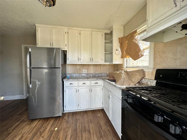 208 S Colbert Street, Dayton, TX 77535