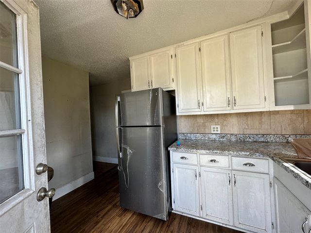 208 S Colbert Street, Dayton, TX 77535