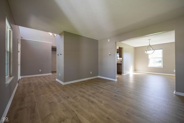 5730 Columbia Circle, Greenwood, IN 46142