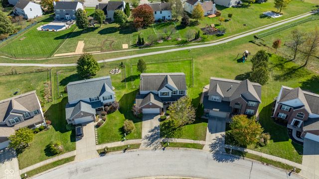 5730 Columbia Circle, Greenwood, IN 46142