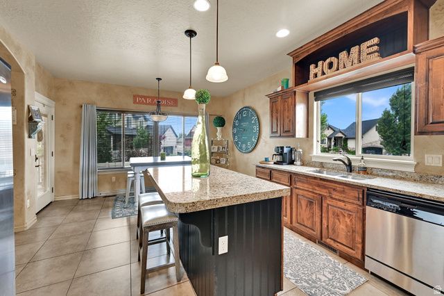 1234 S SHOTLEY BRIDGE DR, Syracuse, UT 84075