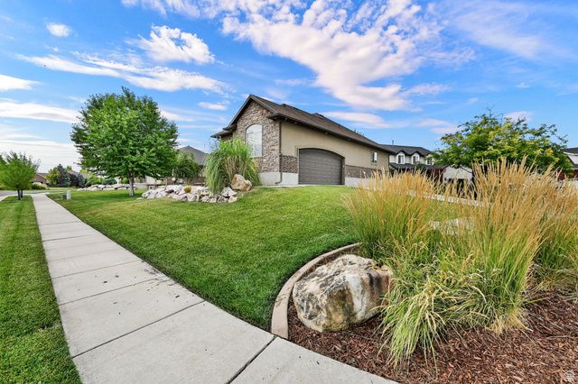 1234 S SHOTLEY BRIDGE DR, Syracuse, UT 84075