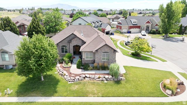 1234 S SHOTLEY BRIDGE DR, Syracuse, UT 84075