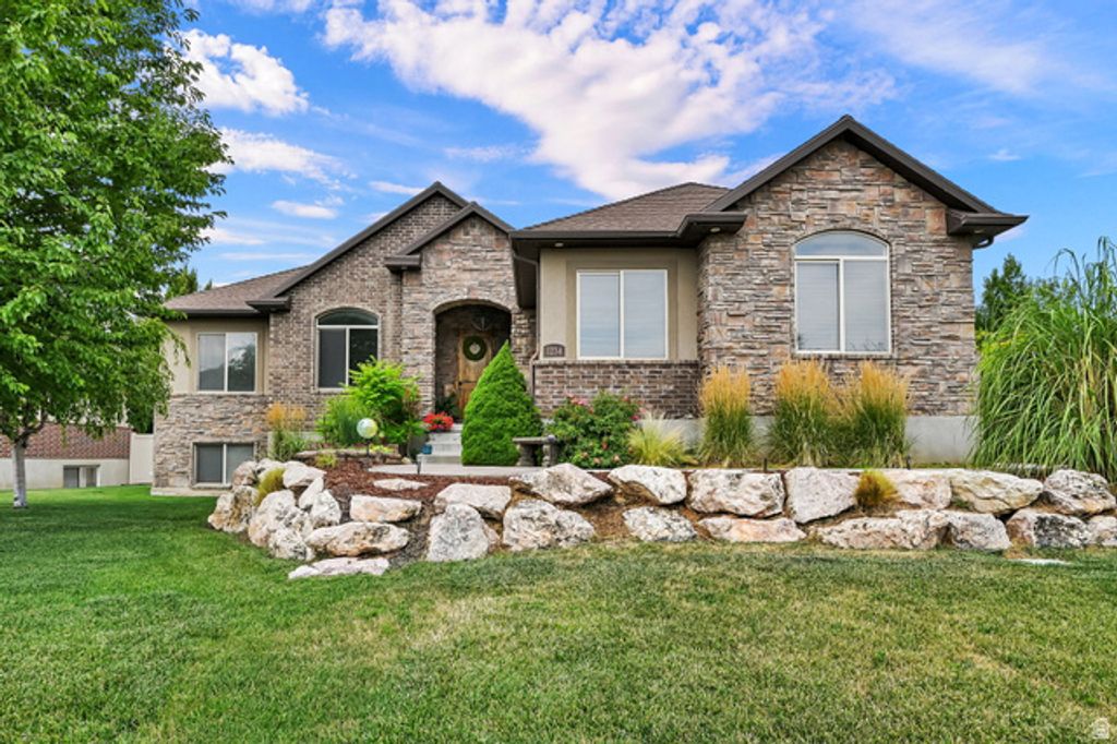 1234 S SHOTLEY BRIDGE DR, Syracuse, UT 84075