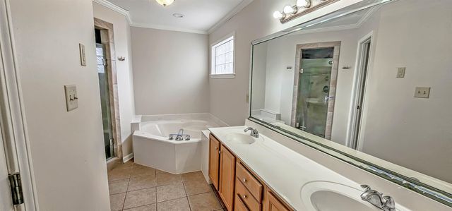 6172 MAGGIE OAKS DR, Bartlett, TN 38135