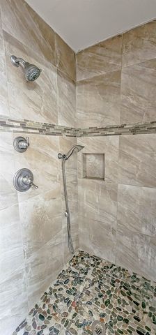 6172 MAGGIE OAKS DR, Bartlett, TN 38135