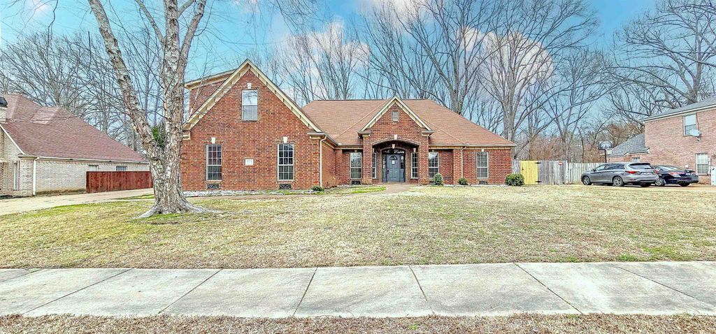 6172 MAGGIE OAKS DR, Bartlett, TN 38135
