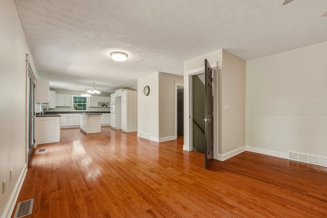 52 Timberlane Drive, Milton, WV 25541