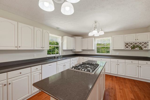 52 Timberlane Drive, Milton, WV 25541
