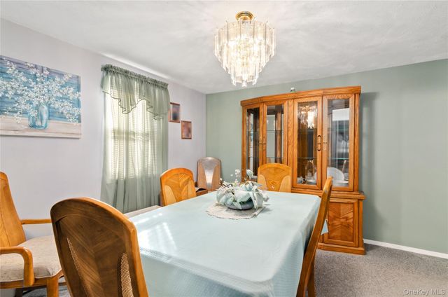 25 45th Street, Islip, NY 11751