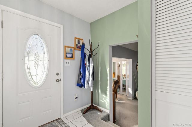 25 45th Street, Islip, NY 11751