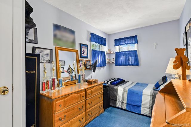 25 45th Street, Islip, NY 11751