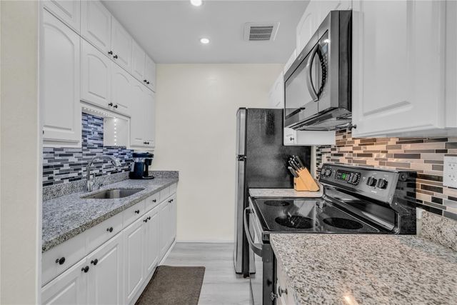 1050 SW 11th Street 1L, Hallandale Beach, FL 33009