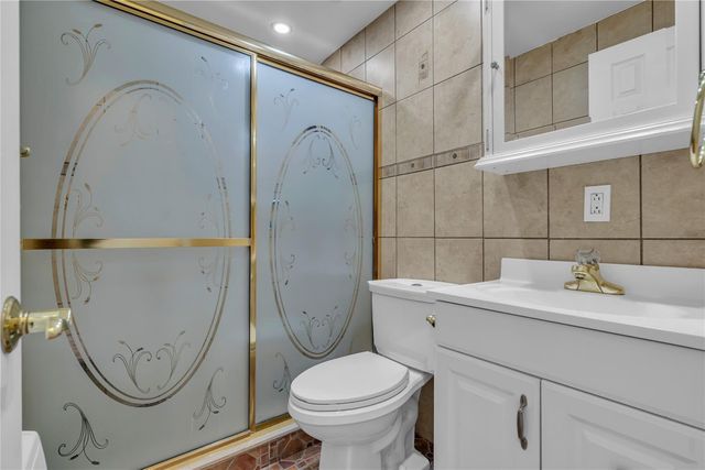 1050 SW 11th Street 1L, Hallandale Beach, FL 33009