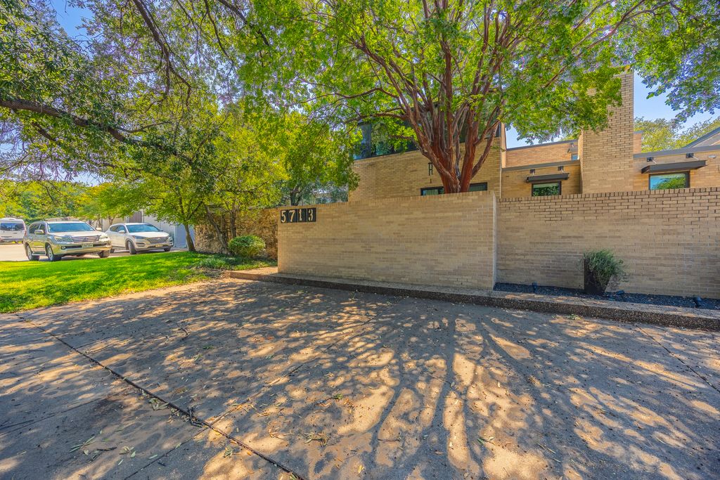 5713 Pershing Avenue, Fort Worth, TX 76107