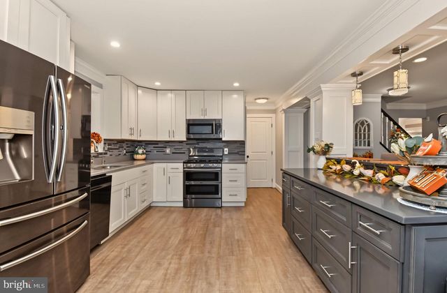 2221 OAKFIELD RD, Warrington, PA 18976
