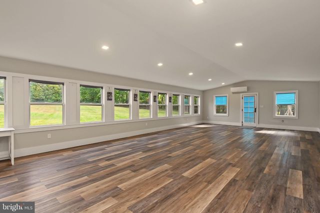 2221 OAKFIELD RD, Warrington, PA 18976