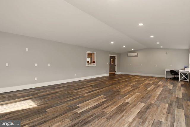 2221 OAKFIELD RD, Warrington, PA 18976