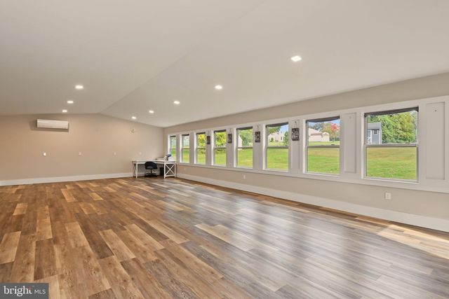 2221 OAKFIELD RD, Warrington, PA 18976