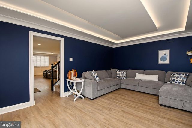 2221 OAKFIELD RD, Warrington, PA 18976