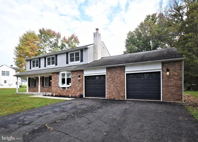 2221 OAKFIELD RD, Warrington, PA 18976
