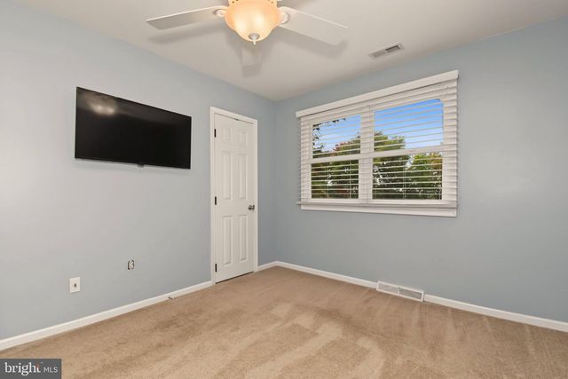 2221 OAKFIELD RD, Warrington, PA 18976