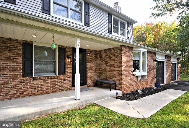 2221 OAKFIELD RD, Warrington, PA 18976