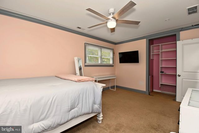2221 OAKFIELD RD, Warrington, PA 18976